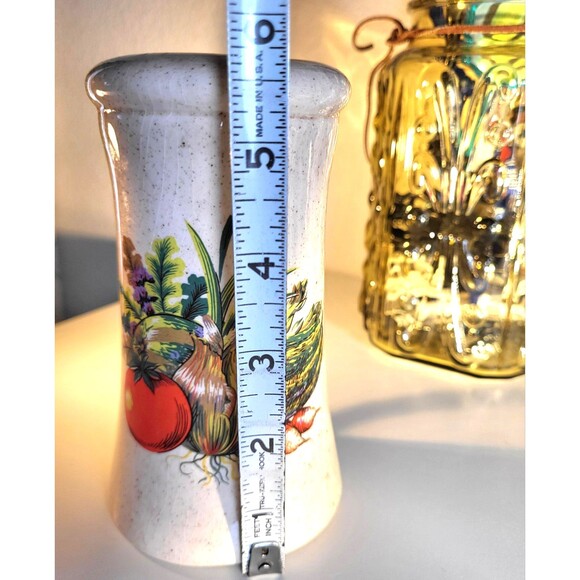 Vintage Ceramic Parmesan Cheese Shaker Rob Roy 1970s Speckled Glaze with Veggies - Picture 5 of 10